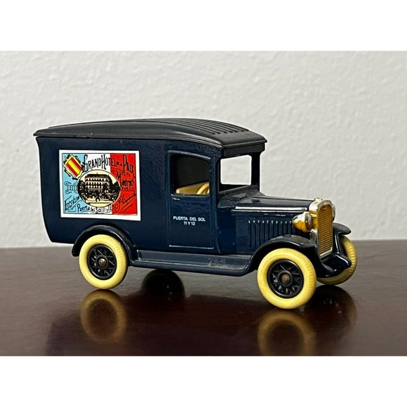 Vintage LLEDO - DAYS GONE - 1934 CHEVROLET Grand Hotel Paix Madrid Van - Picture 3 of 9
